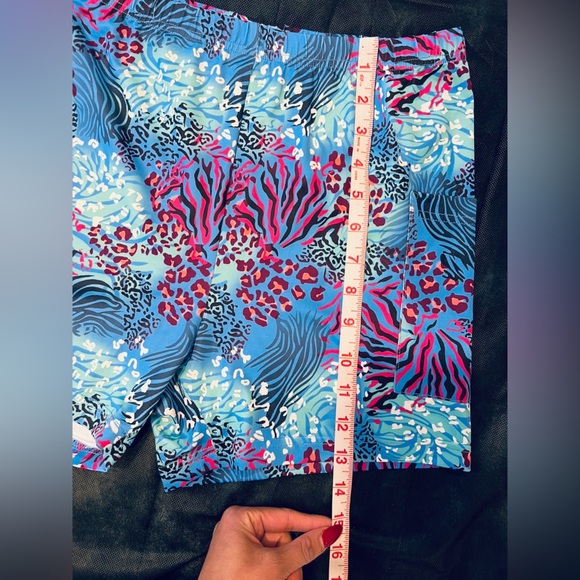 🔥Freeye Women's Blue Patterned Shorts🔥 - Picture 4 of 6